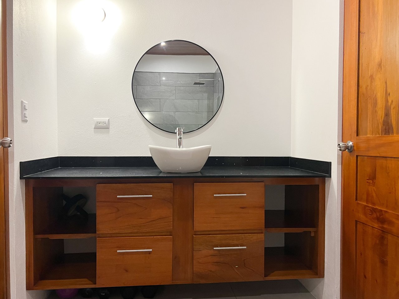 Clean, Modern Home Near Uvita Beach – Perfect Rental or Getaway
