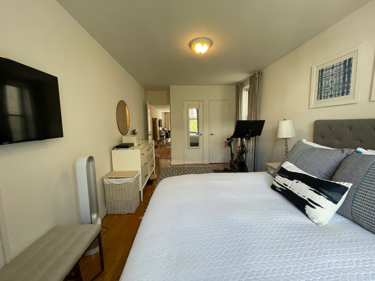 27 E 13th St #7L
