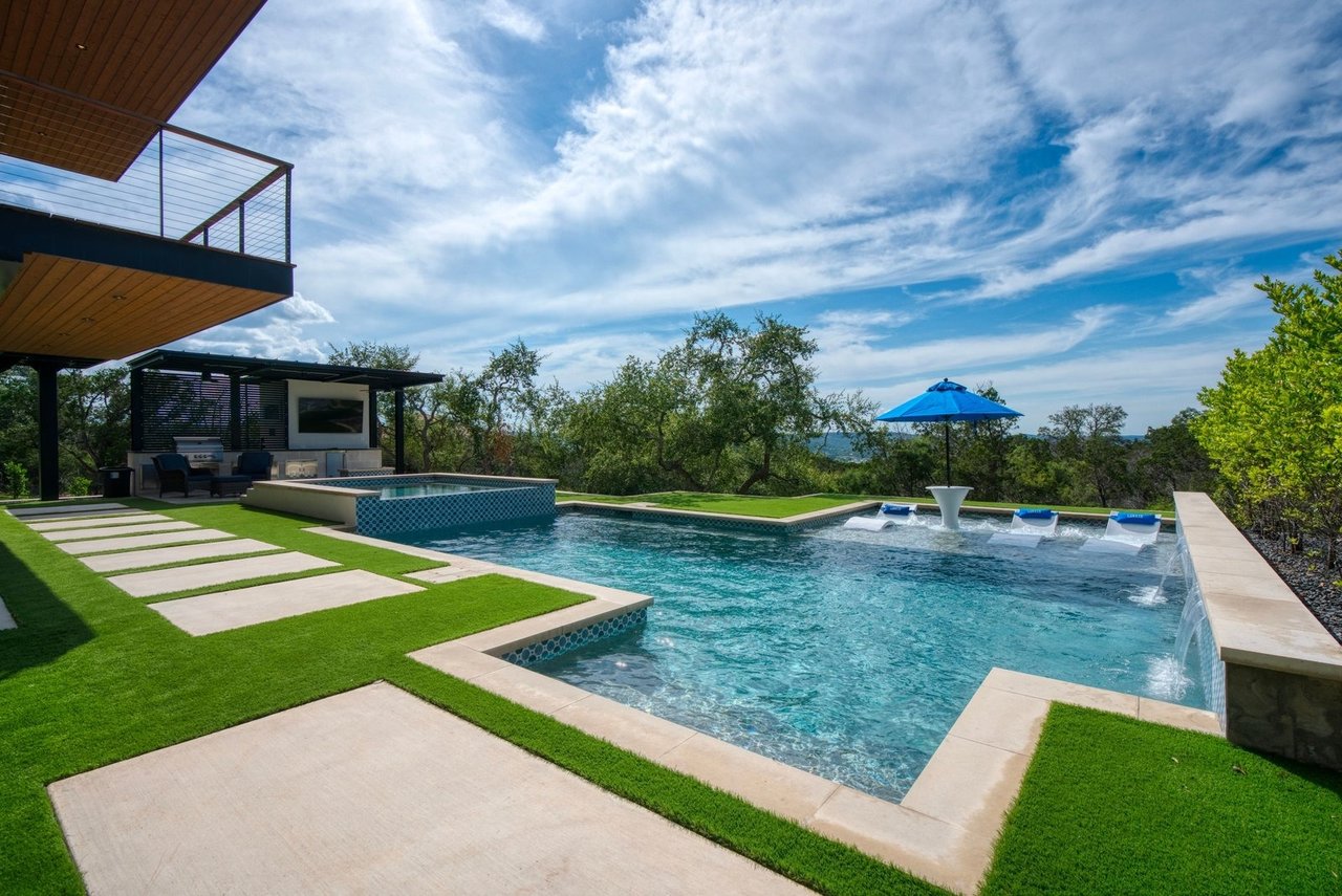 Luxxis Design 1104 Summit