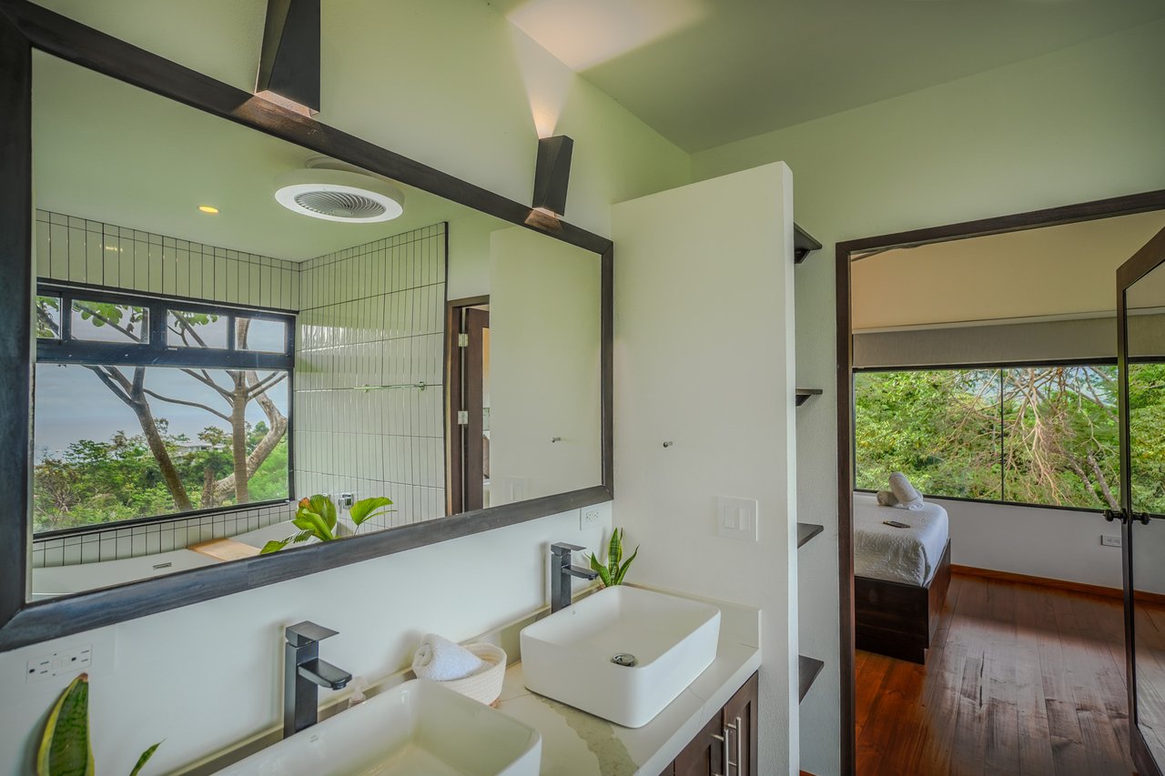 Casa La Roca, Whale's Tail 3 Bedroom Home In Uvita!