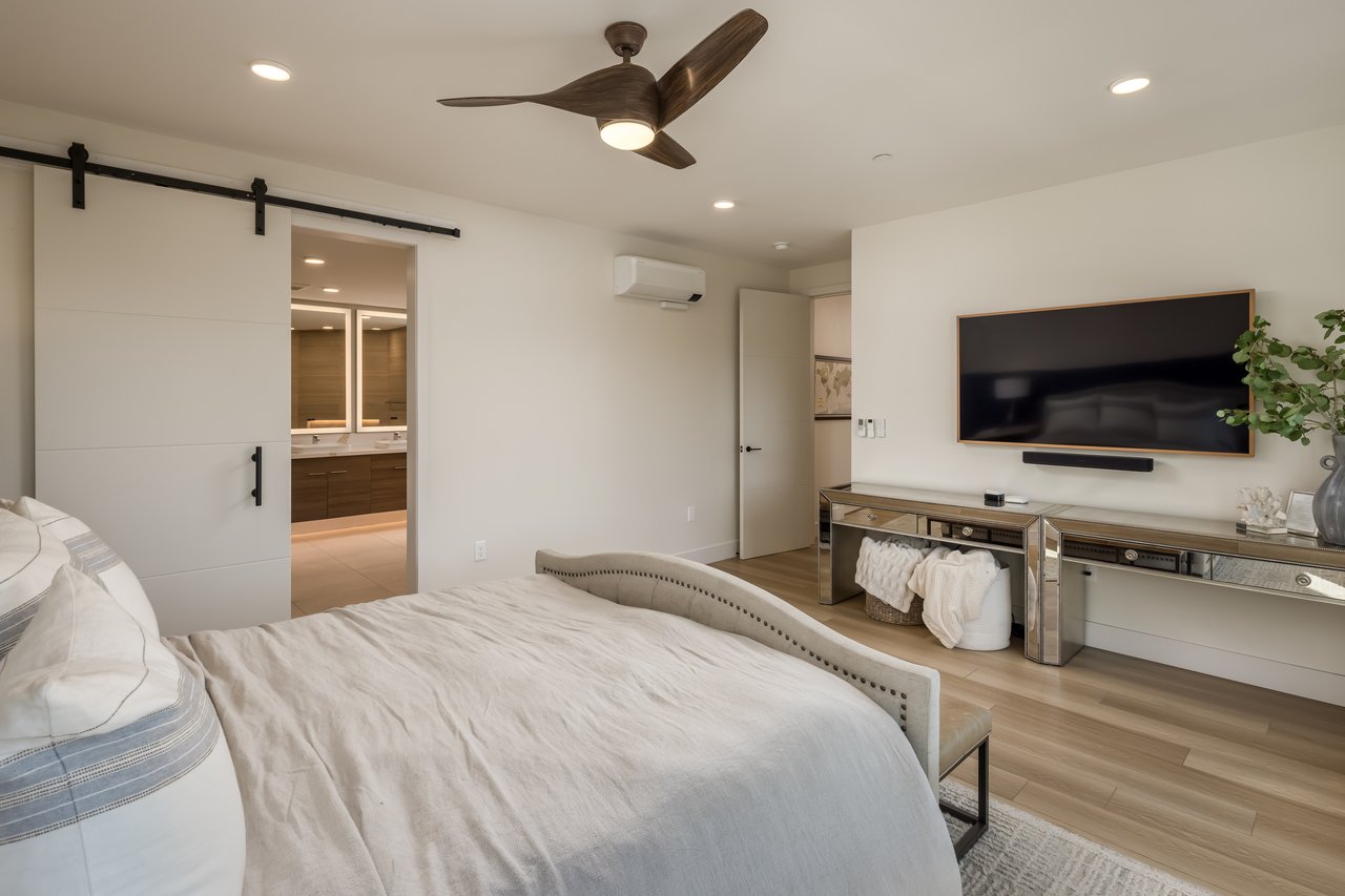  Downtown Carlsbad Coastal Residence 