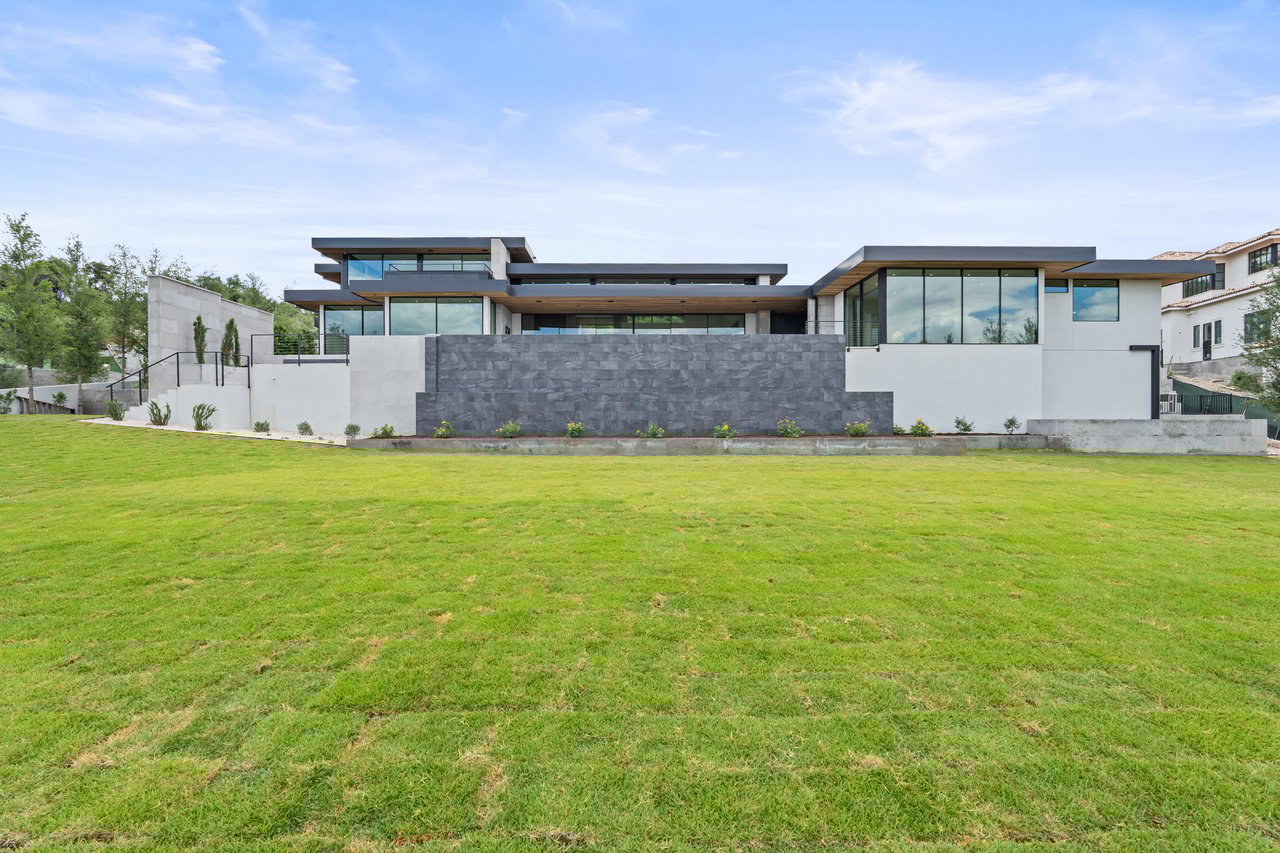 4909 Honey Daisy Way