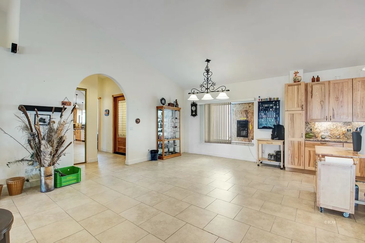 8826 Coal Mine Canyon Rd