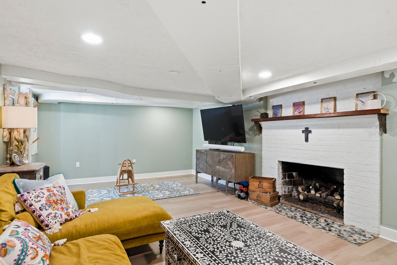 3108 Hillcrest Road