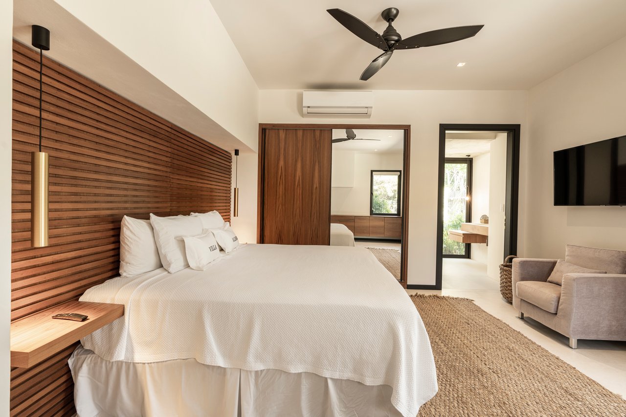 Villa Solana: Modern Luxury Steps from Playa Mansita in Hacienda Pinilla
