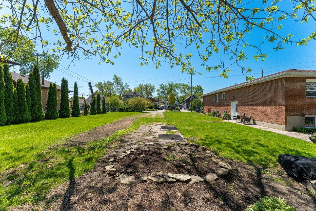 1067 Alexandra Ave