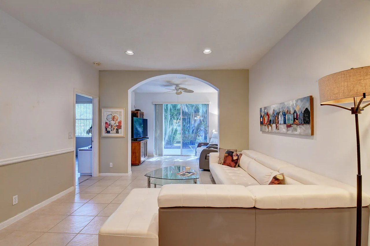 9720 S Crescent View Drive S