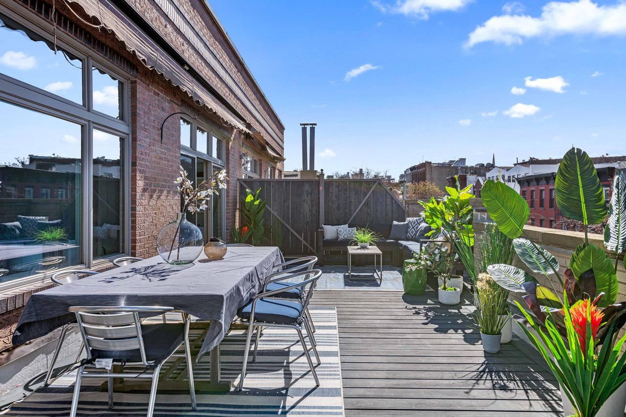 675 Sackett Street, #405