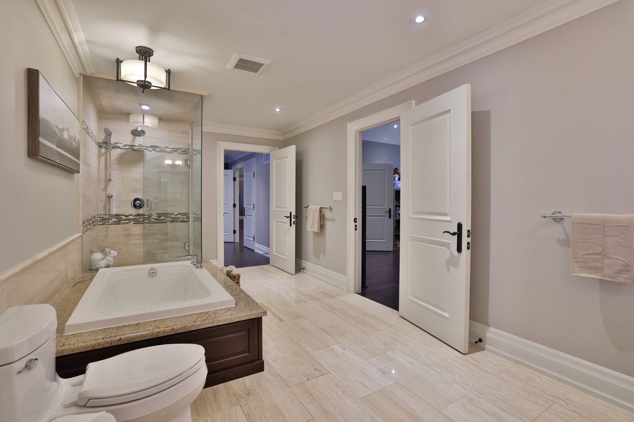 390 Seaton Drive, Oakville