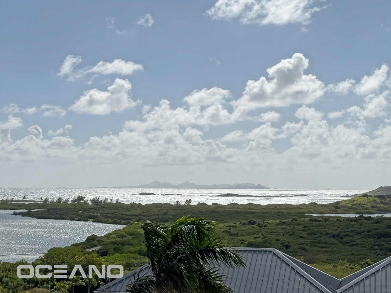 STUNNING 2-BEDROOM DUPLEX WITH ST. BARTHS VIEW – HAUTS DE LA BAIE