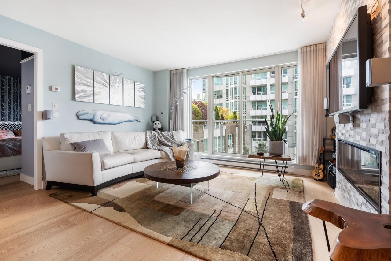 515-888 Beach Ave