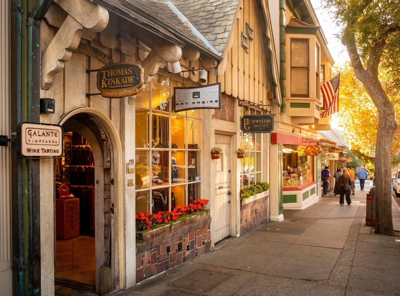 The Gosling - Downtown Carmel Getaway