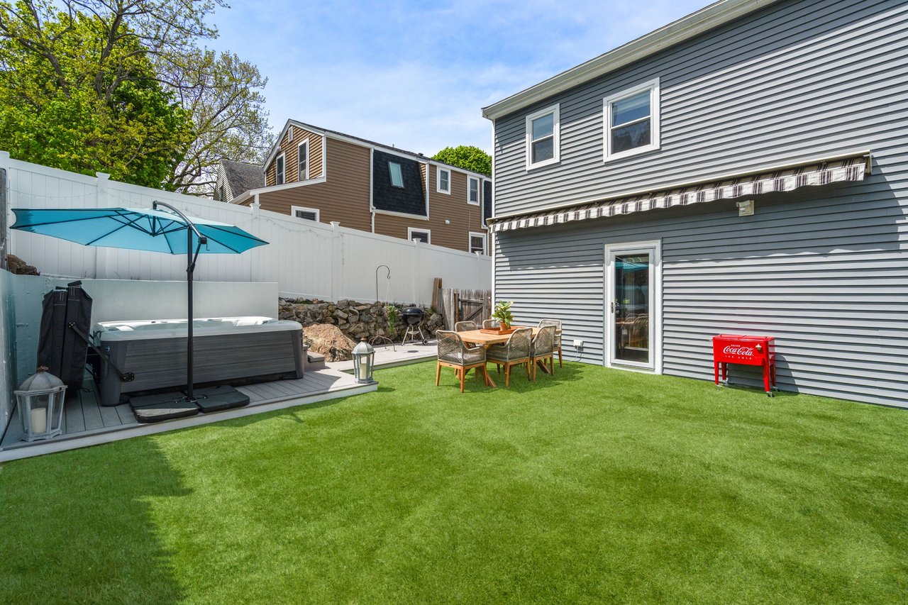 38 Hibbert St