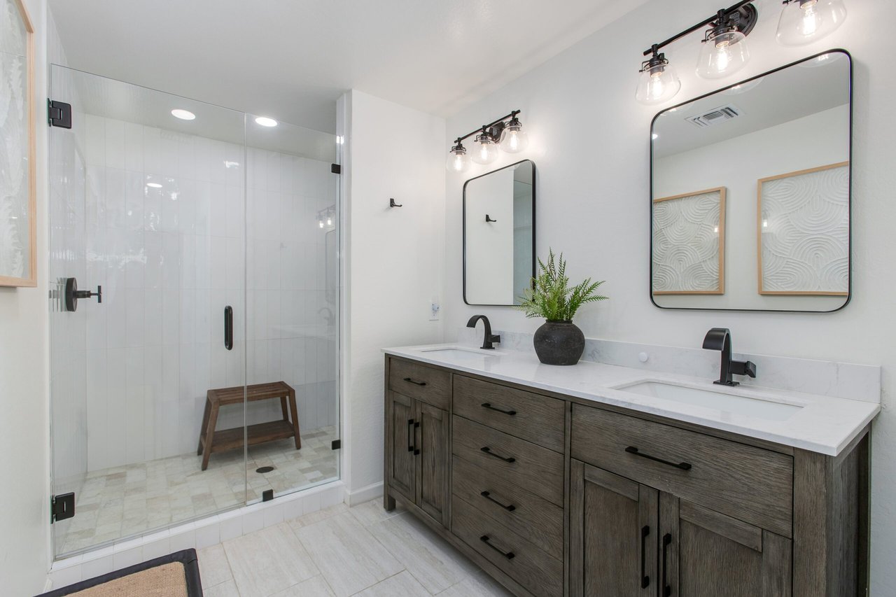 2438 E Indianola Ave.