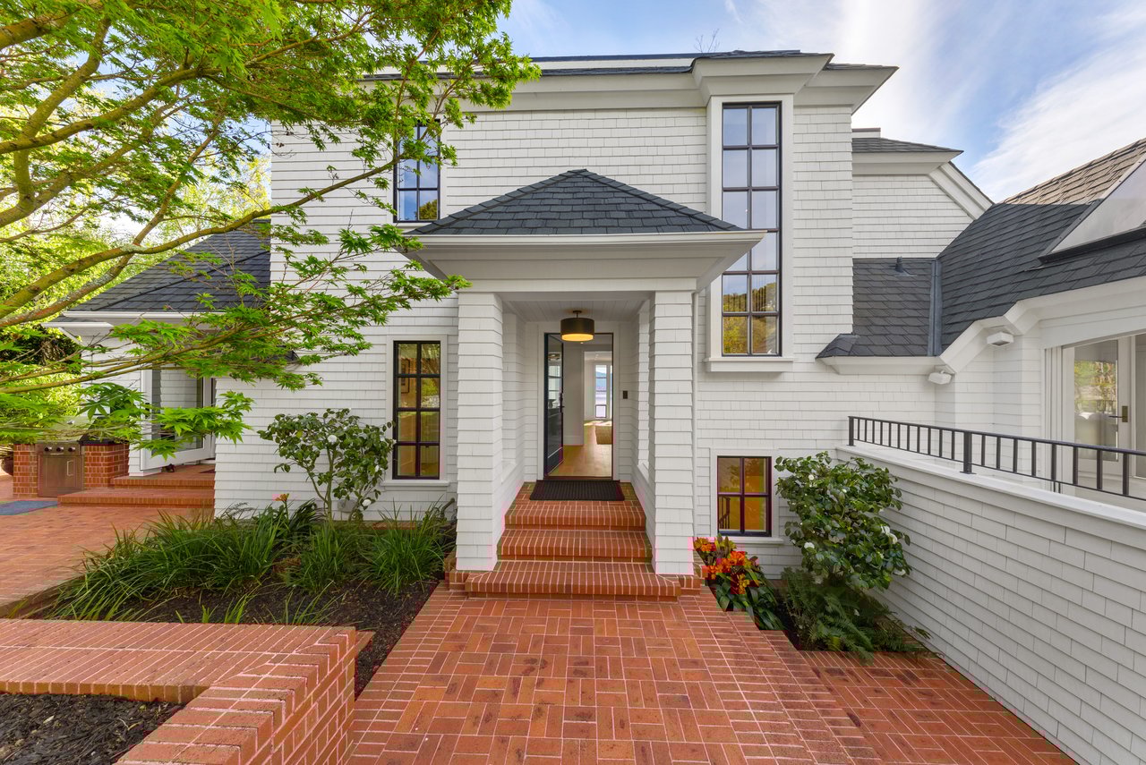 The Extraordinary Round Hill Estate