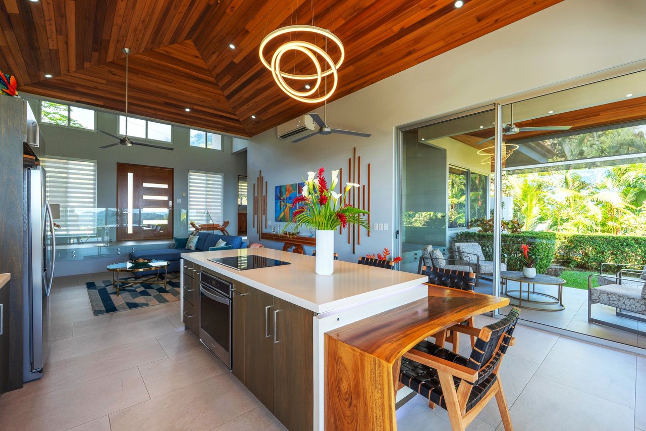 Blue Horizon – luxury ocean-view home in Ojochal, Costa Rica