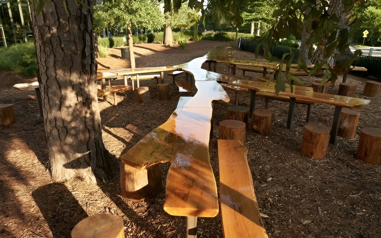Outdoor Table at Atlanta History Center Preserves Story of 140-Year-Old Oak