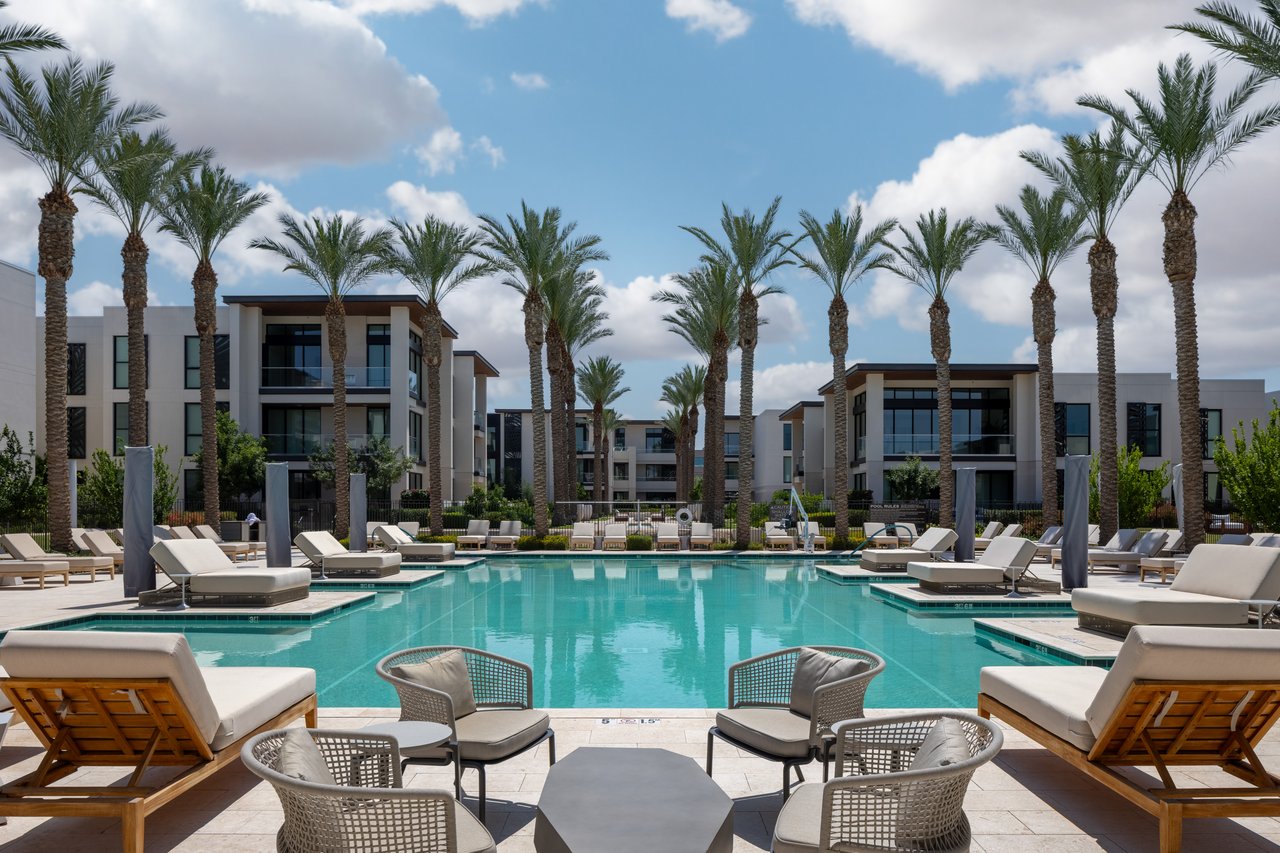 6587 N PALMERAIE Boulevard, 1050