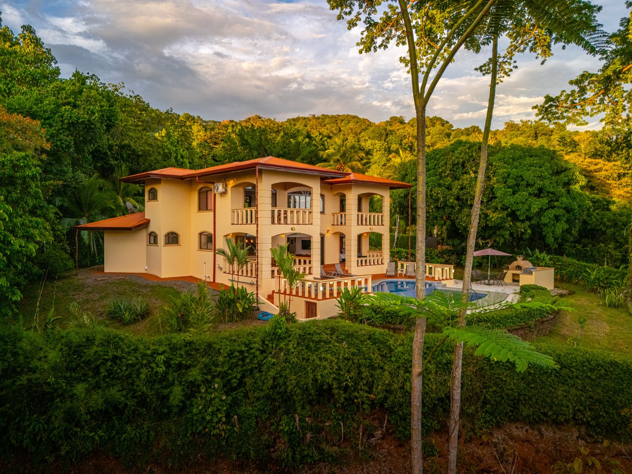 Classic Luxury at Casa Ceiba, Coastal Ocean View 4 Bedroom Home Near Uvita