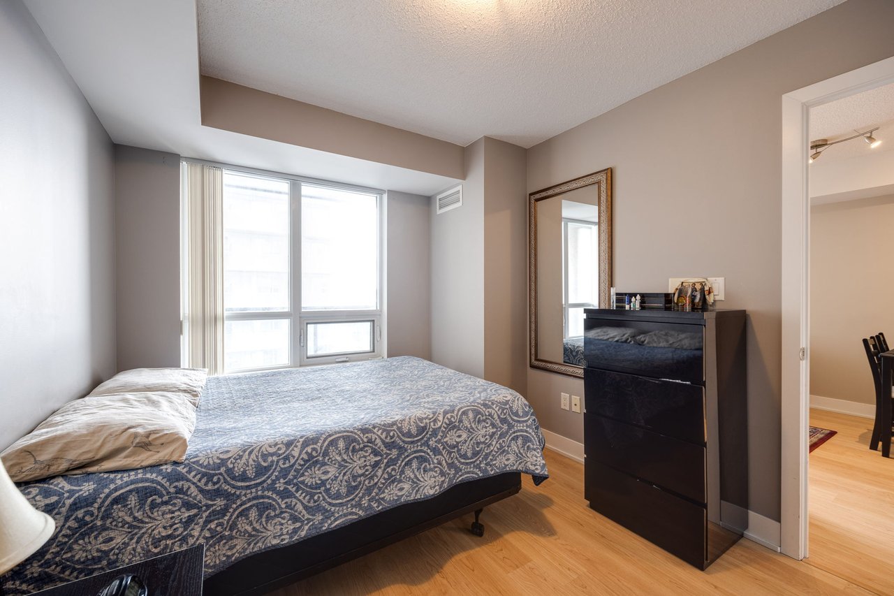 20 Blue Jays Way Unit 1705