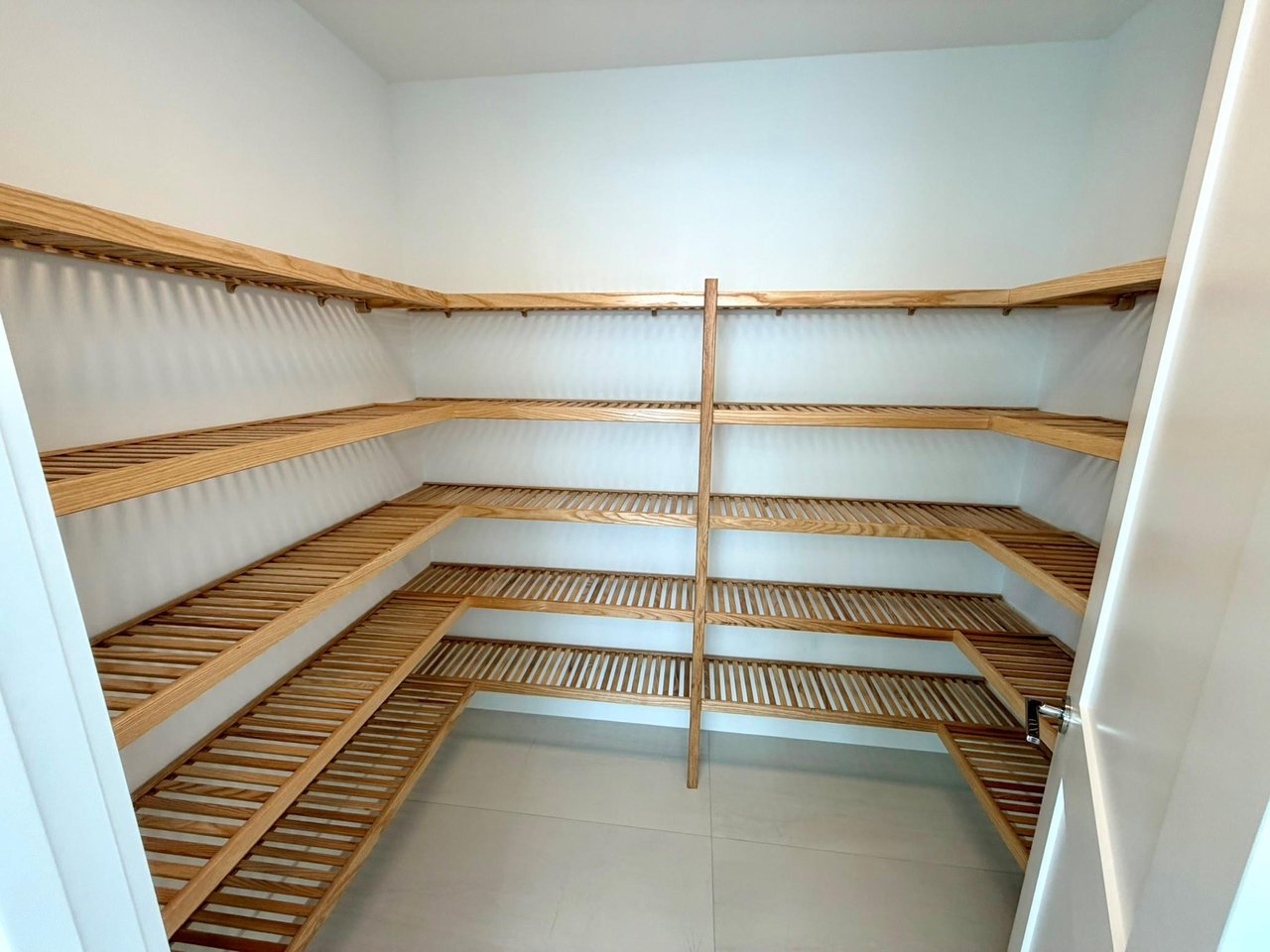 151 N Seabreeze blvd E-2101