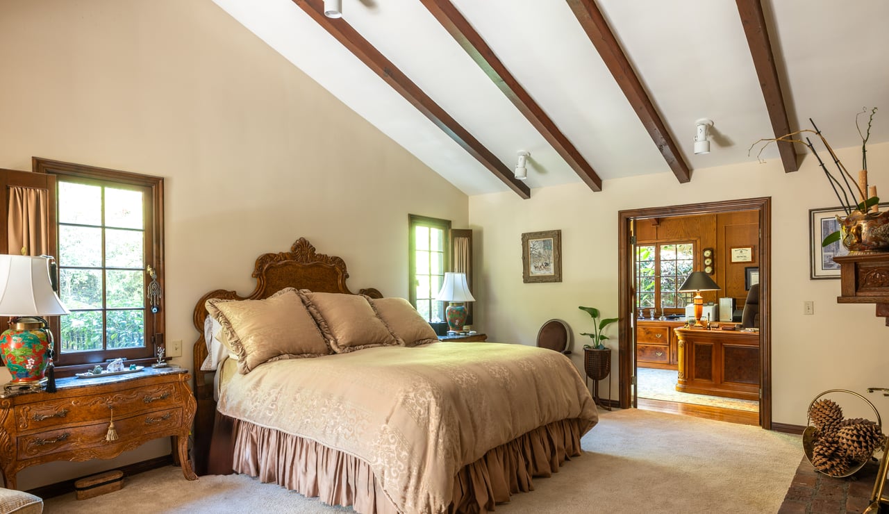 9415 Cherokee Ln, Beverly Hills