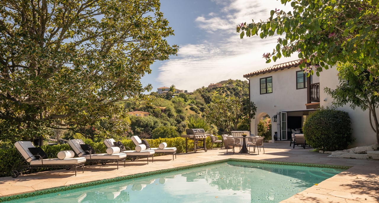 3922 Glenridge Dr, Sherman Oaks 