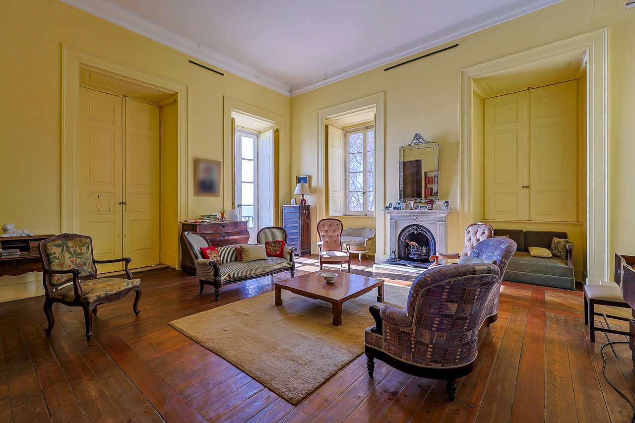 Quinta do Relógio: Historic 19th-Century Waterfront Palacete in Paço de Arcos, Oeiras