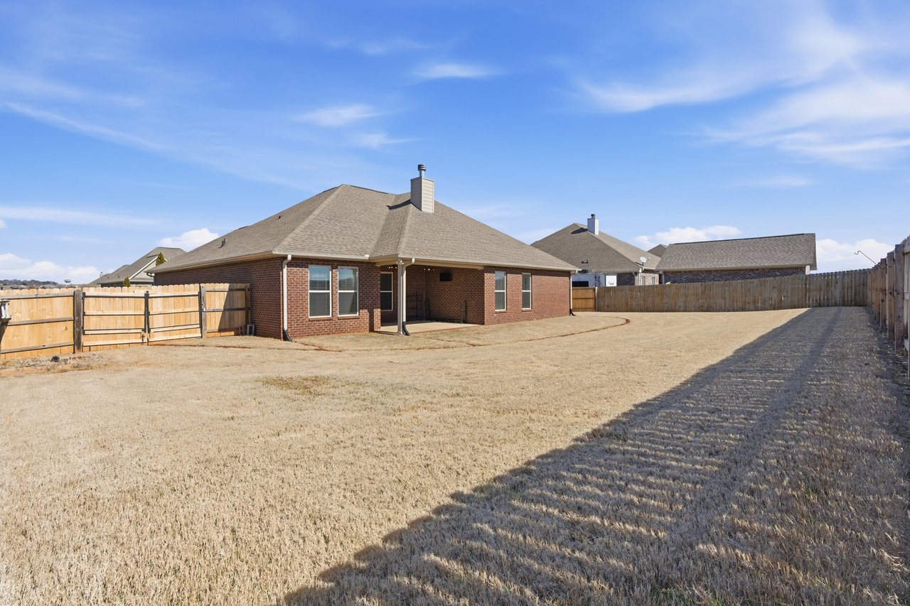 4 Bedroom Meridianville Home with Fully Fenced Yard!