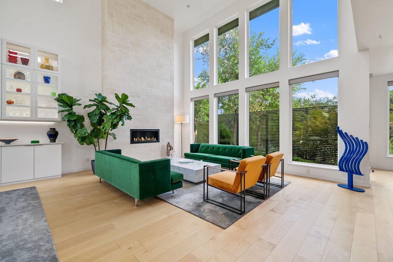 423 W Colorado Boulevard