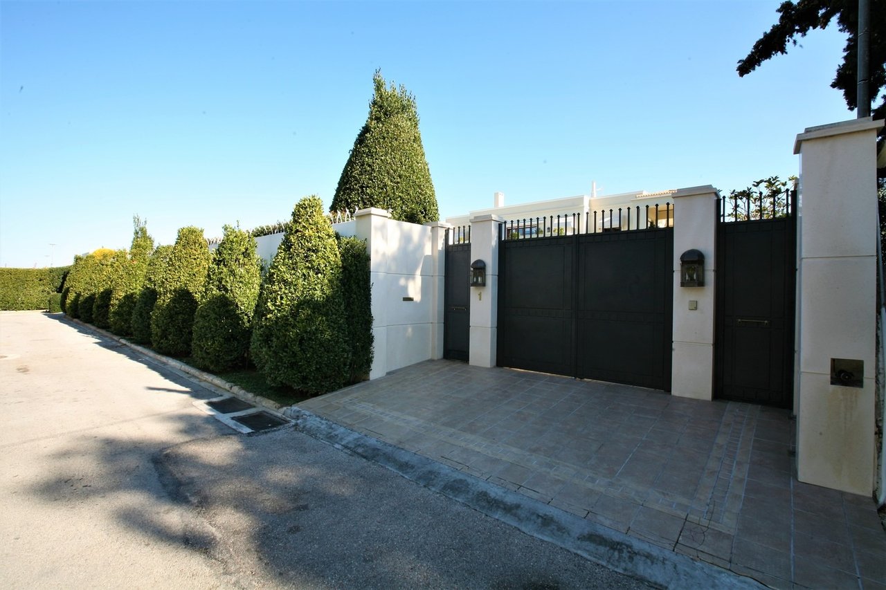 Special Luxury Condo with Sea Views in Athens