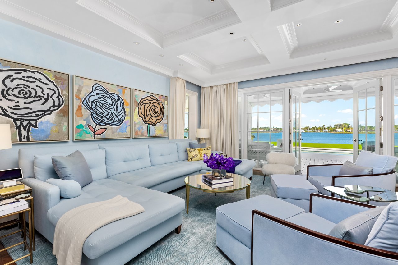 Georgian Waterfront Mansion on Everglades Island