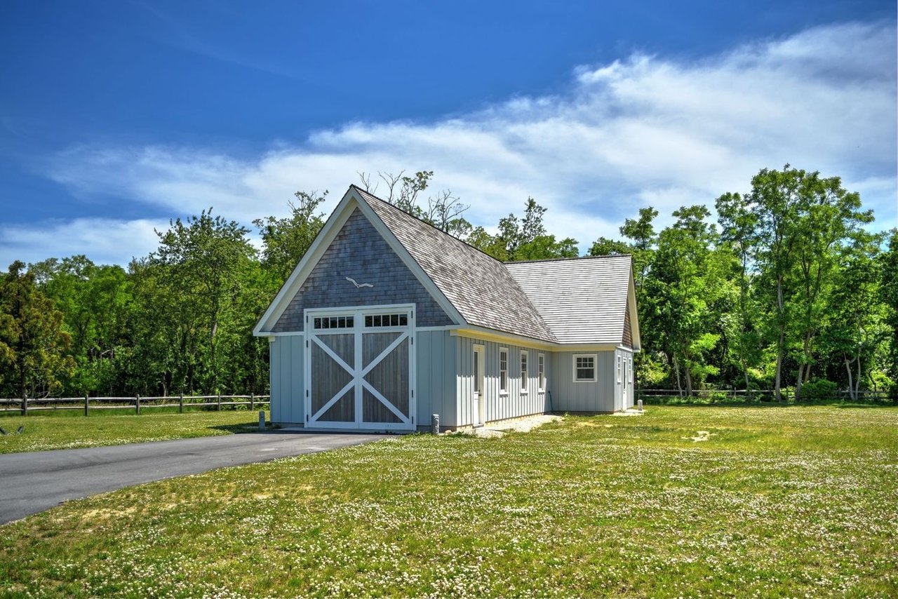 1 Pandion Rd