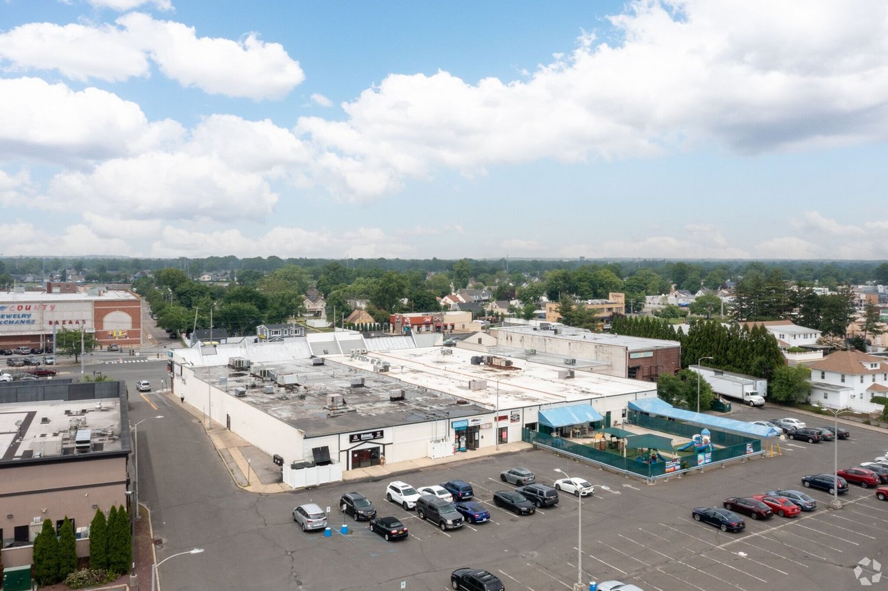3056-3068 Hempstead Tpke