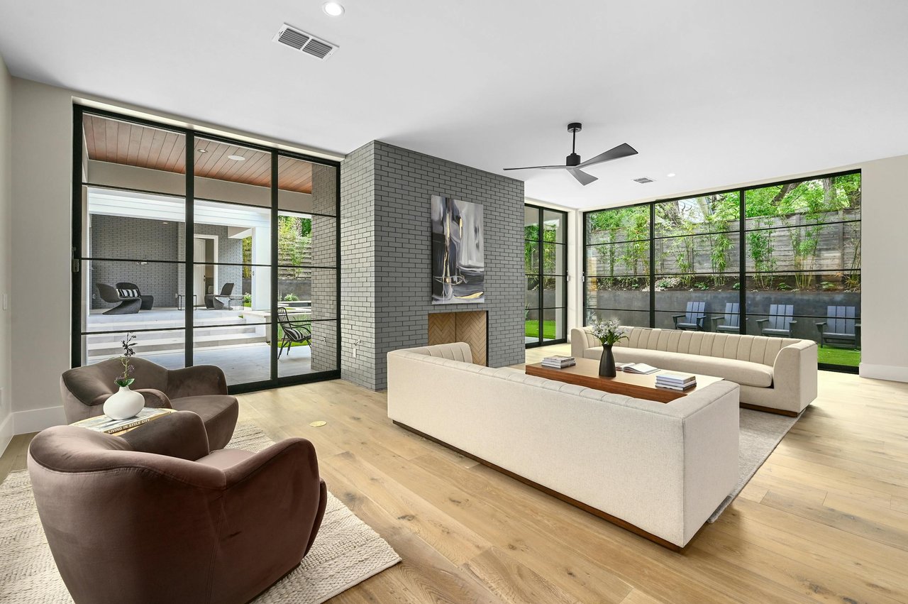 2400 Bridle Path