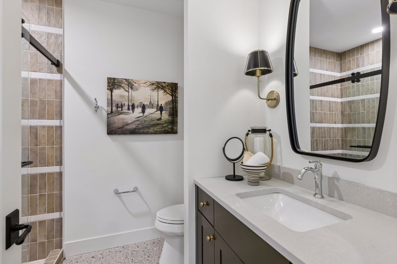 4909 Rolling Green Pkwy, Edina