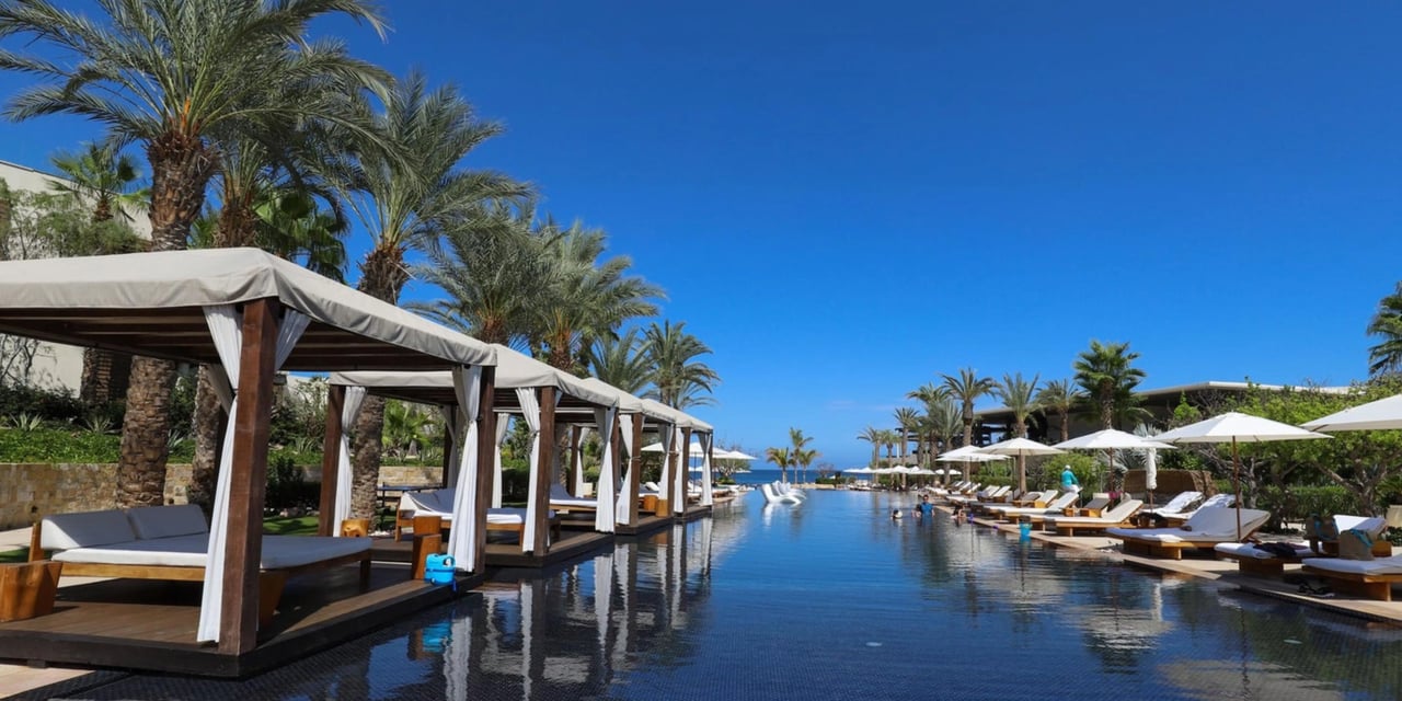 Price range and inventory trends for Chileno Bay condos showing market movement and limited luxury supply