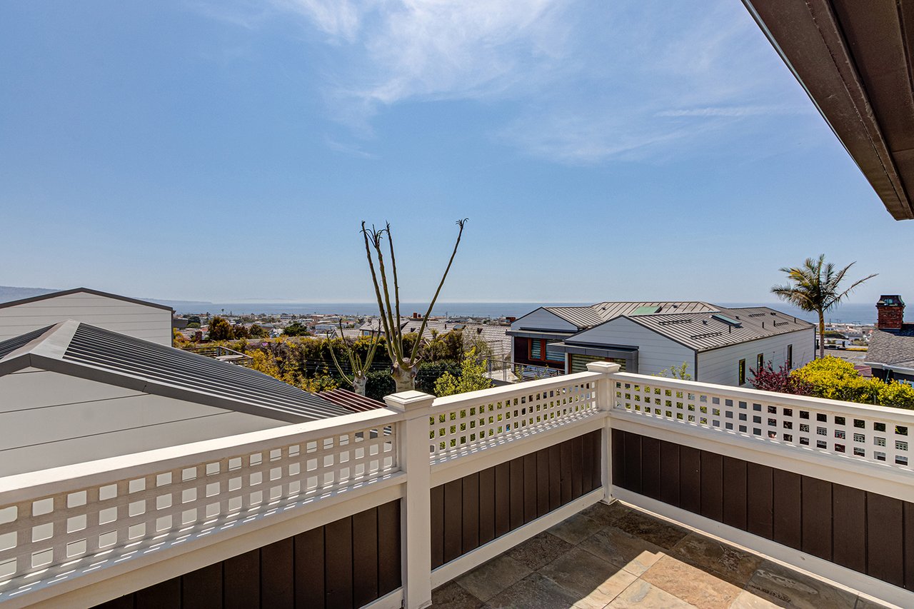 Hill Section View Home