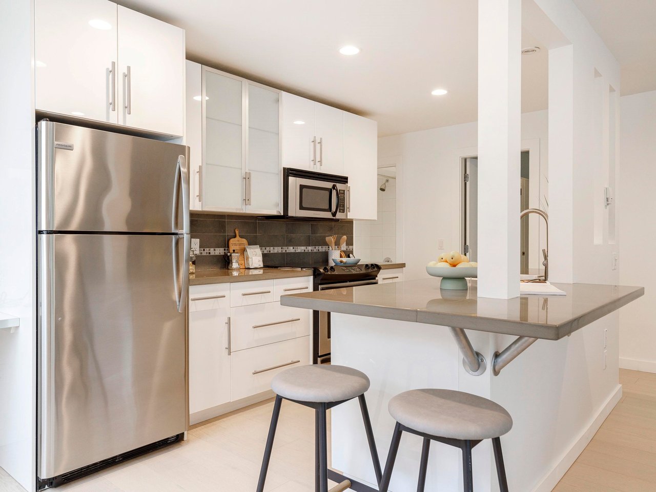 204-2770 Burrard St