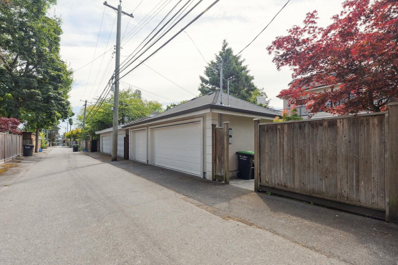 1149 W 26th Ave