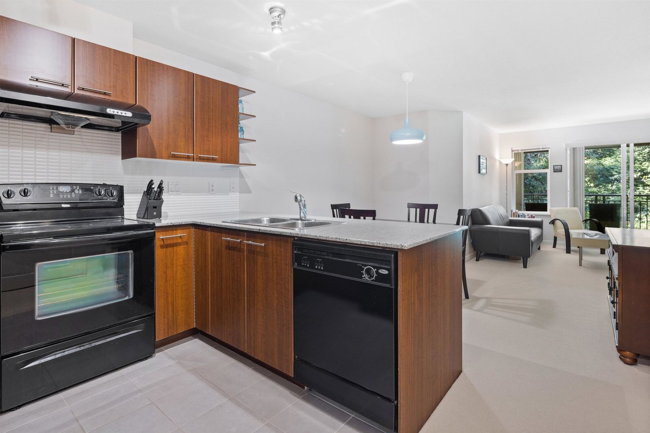 403-4833 Brentwood Dr