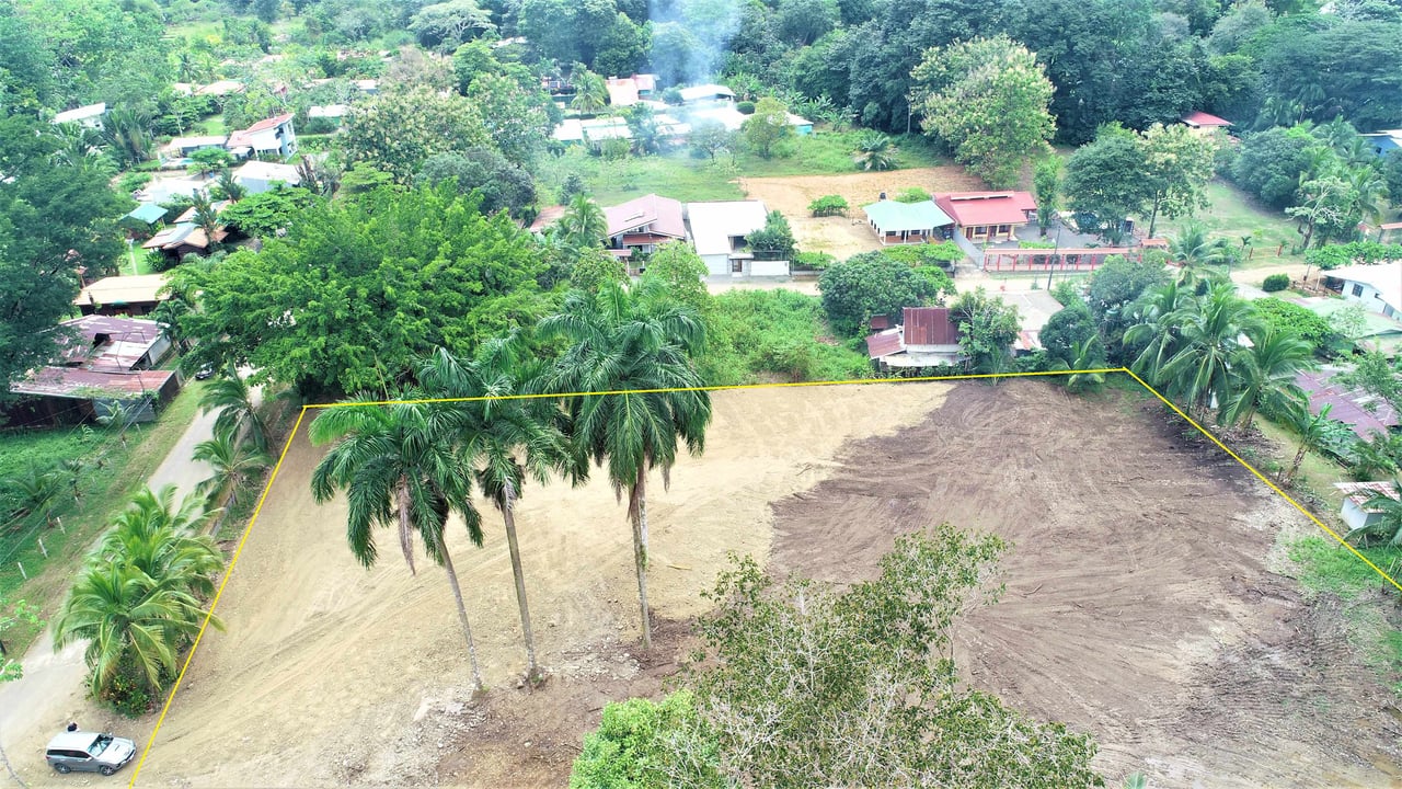 5000 Square Meter Lot, Residencial or Commercial, 400 Meters From the Beach.