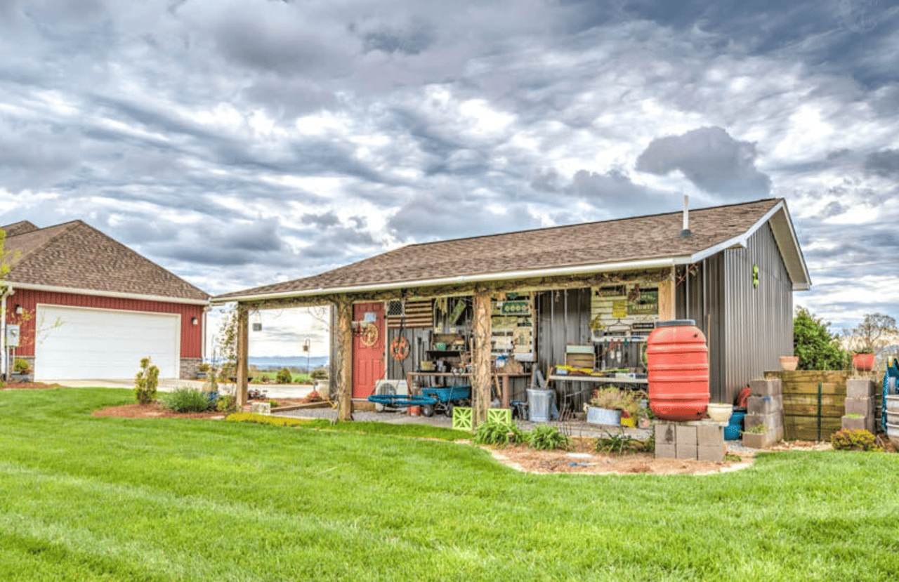 762 Lakeside Rd
