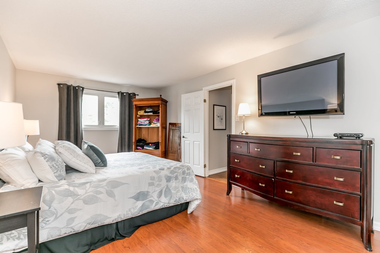 New Listing: 481 Dover Cres