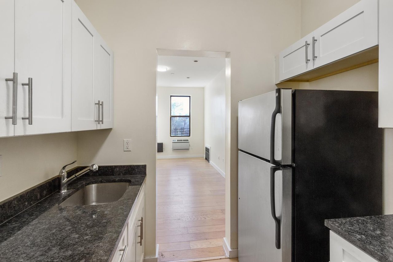 669 East 21st Street, Apt 4-R