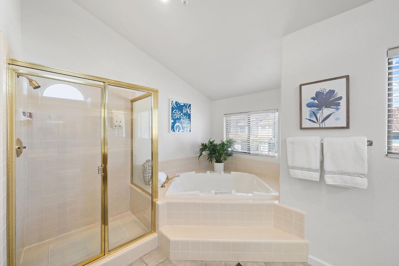13 Tulip Ln