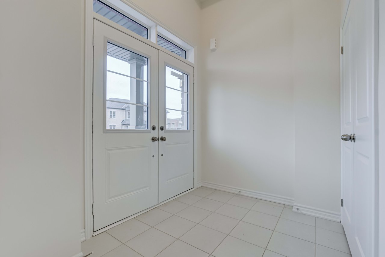 10 Van Wart St