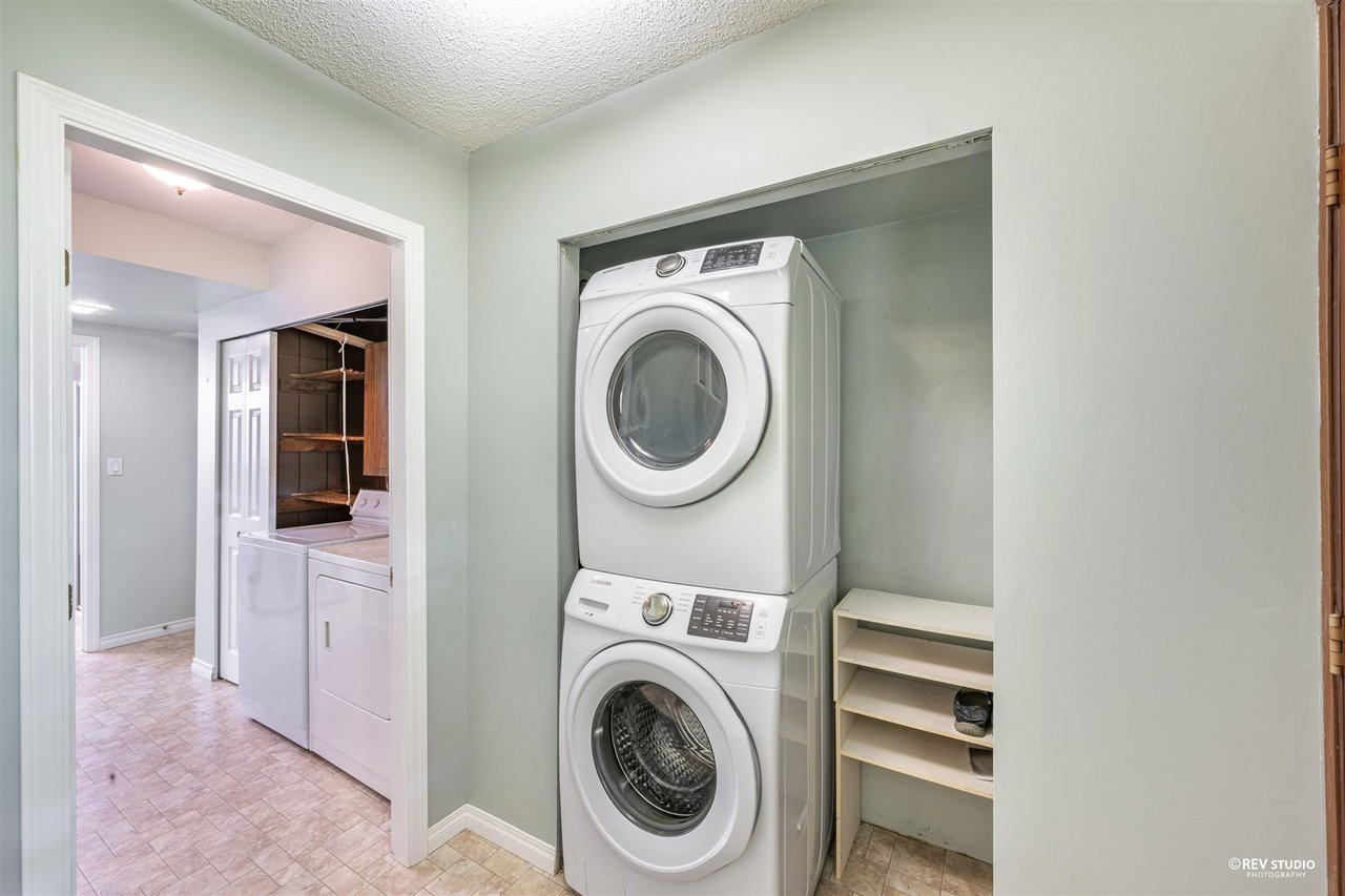 3162 Bute Cres