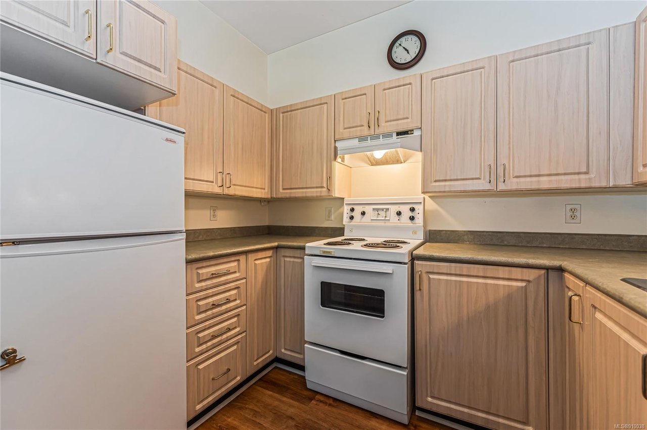 115-1485 Garnet Rd