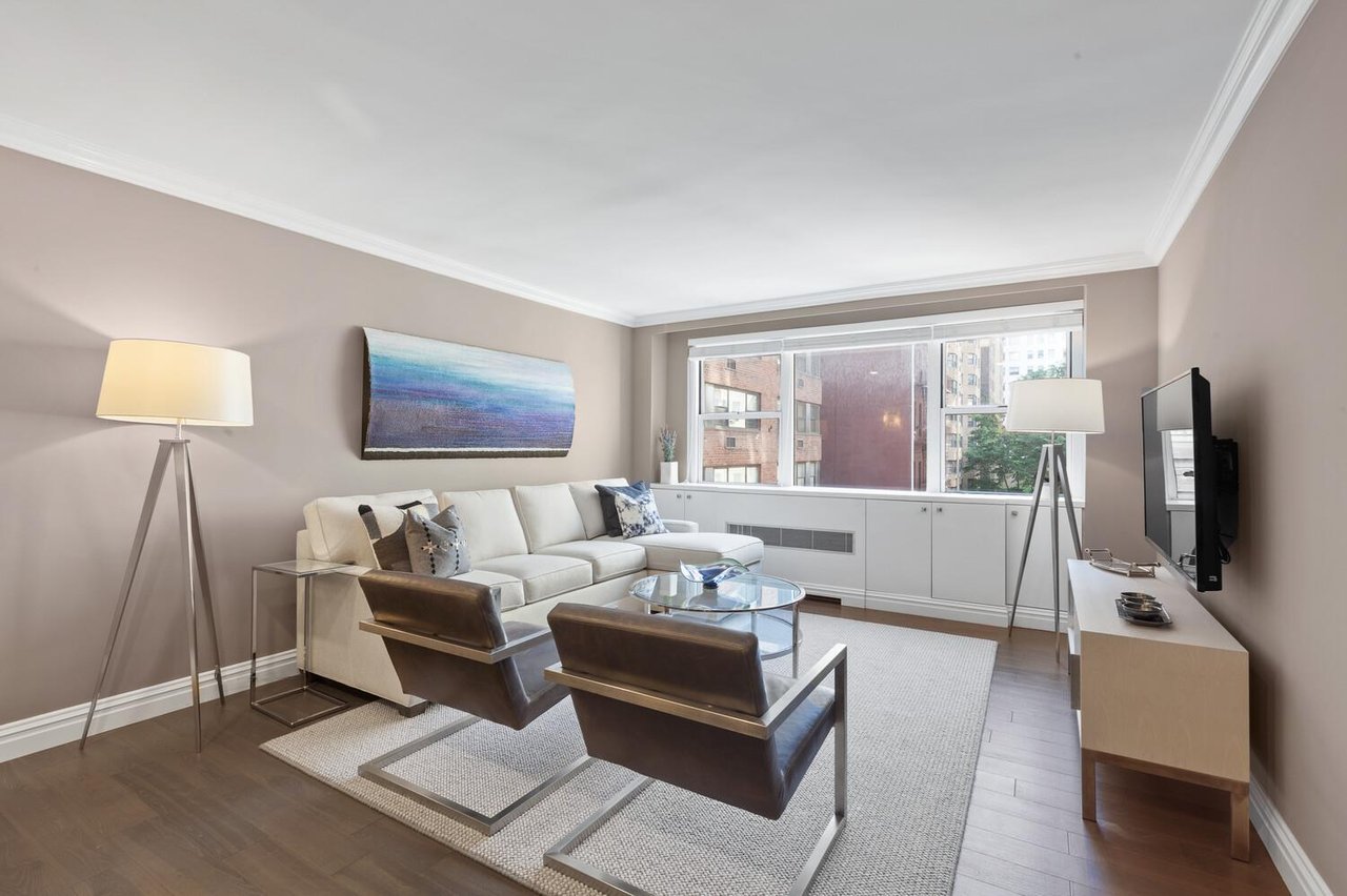 233 East 69th Street, Apt 5-G